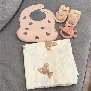 Adorable Bear-Themed Kids Accessory Set gift for baby